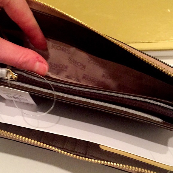 NWT Michael Kors Saffiano Leopard Wallet - Picture 6 of 7